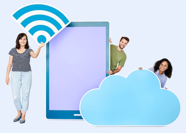 Foto gratuita personas con una señal y una nube iconos
