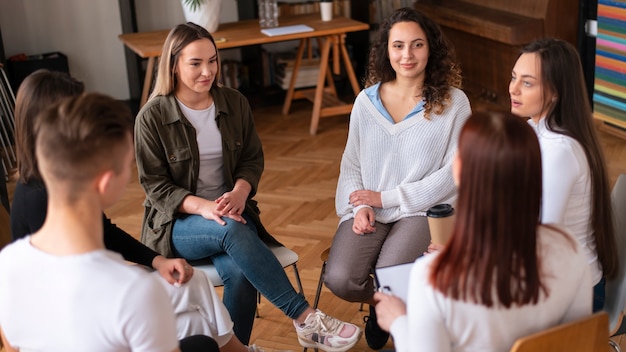 Personas en terapia tiro medio