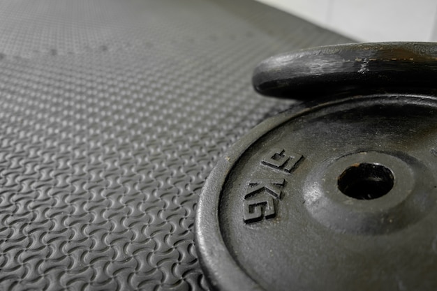 Pesas de ejercicio - mancuernas de hierro con placas extra
