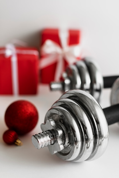 Pesas de fitness navideñas para regalo de entrenamiento.