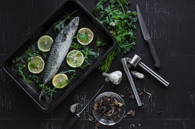 Pescado con limón y perejil