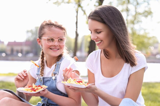 Picnic. Mujeres en el parque