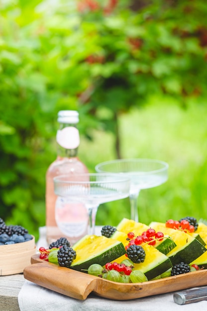 Foto gratuita picnic de verano al aire libre