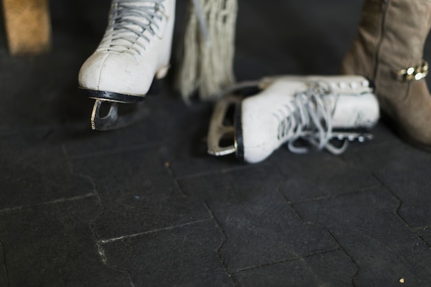 Piernas de cultivo en patines de hielo