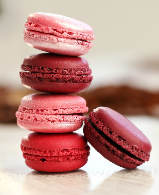 Pila de macarons dulces