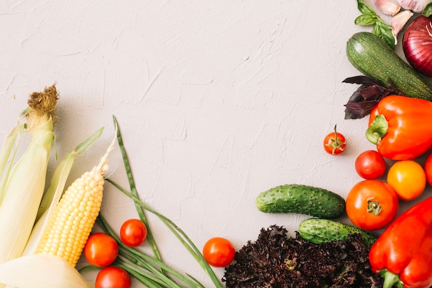 Foto gratuita pila de vegetales maduros