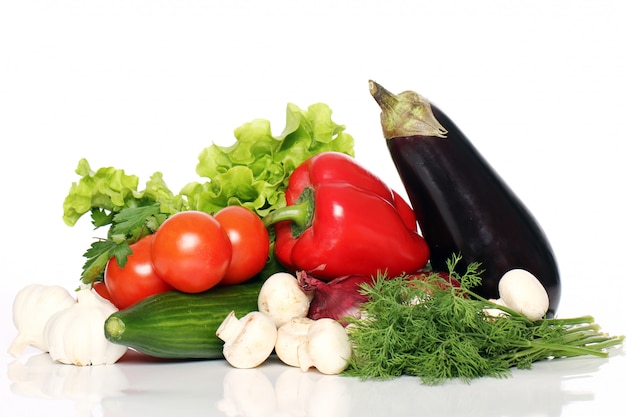 Pila de verduras frescas Foto gratis