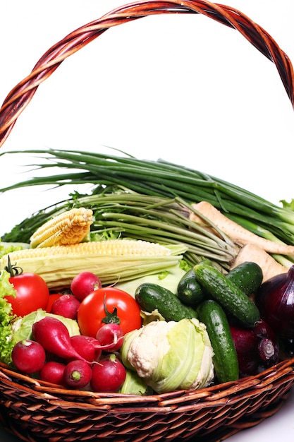 Foto gratuita pila de verduras frescas