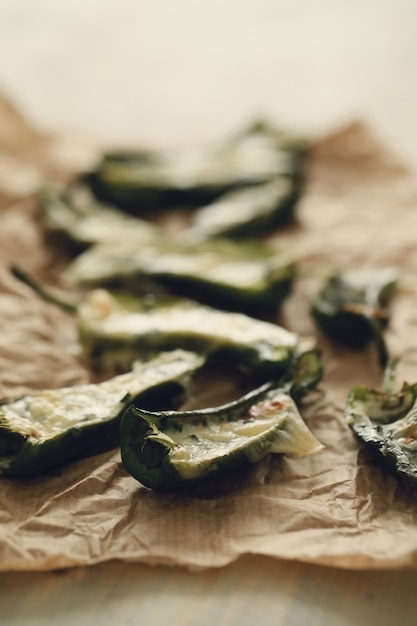 Pimientos fritos rellenos. Tapas tradicionales españolas