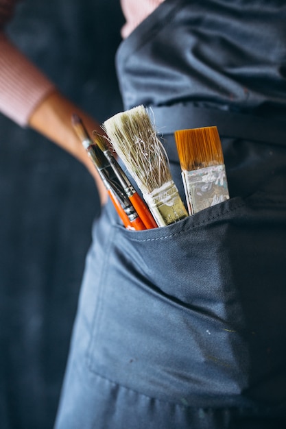 Foto gratuita pinceles para pintar en el bolsillo de cerca