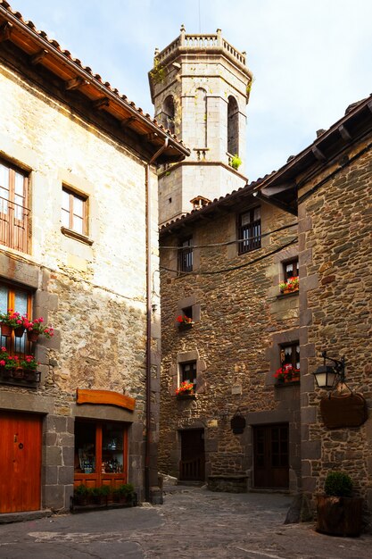 pintoresca vista de Rupit - pueblo catalán