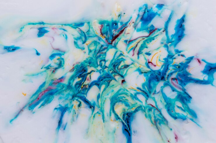 Foto gratuito pintura hecha a mano con textura de espuma y acuarela azul.