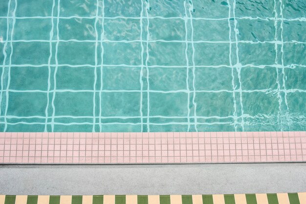 Piscina en verano