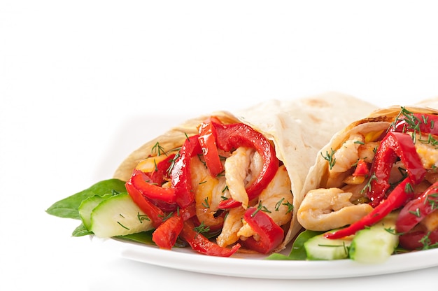 pita rellena de pollo y pimientos