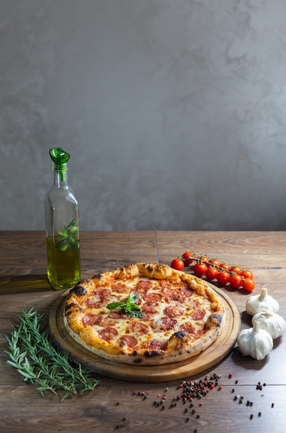 Pizza deliciosa, pizza tradicional italiana.