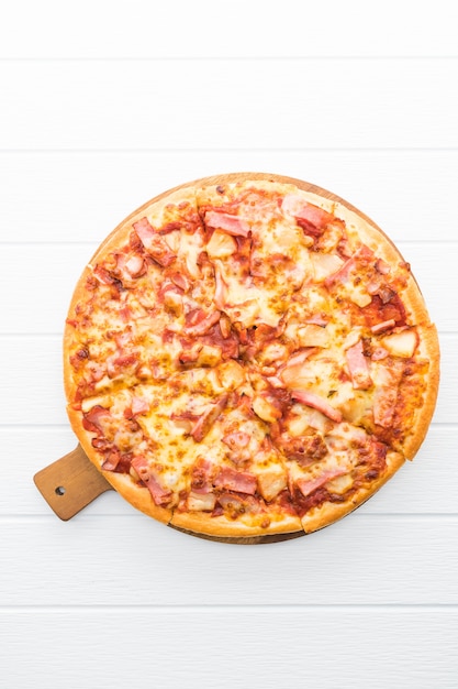 Foto gratuita pizza hawaiana