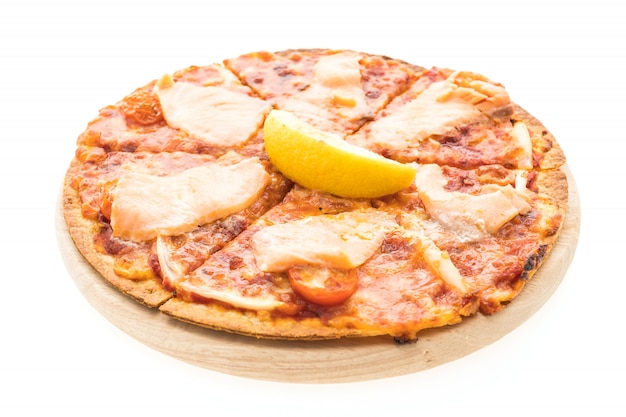 Foto gratuita pizza de salmón ahumado