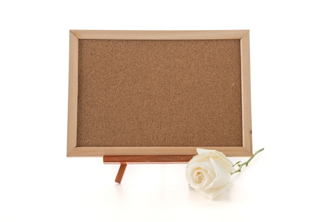 Placa de arte en blanco con rosa