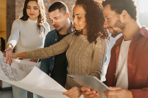 Planificación de reuniones de gente de negocios