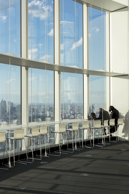 Foto gratuita plataforma de observación mori tower