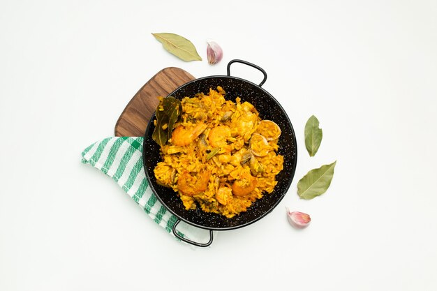 Plato de paella española