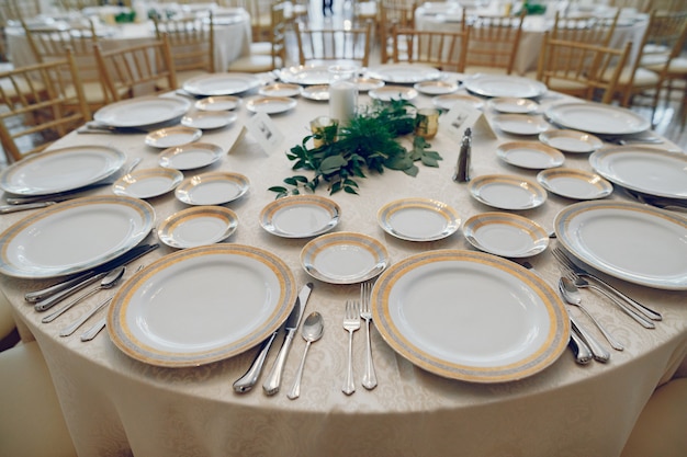 Platos de boda elegantes