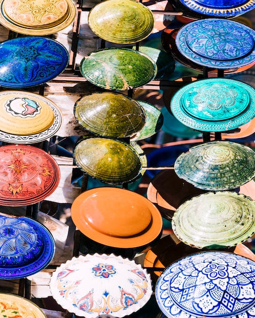 Platos en mercado en marruecos