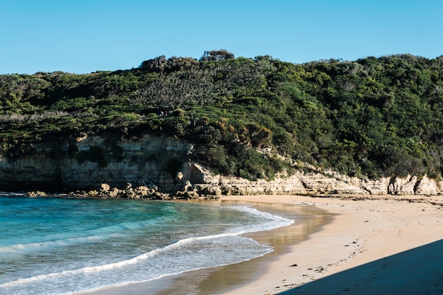 playa y montaña