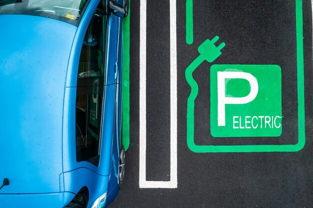 Plaza de parking para coches eléctricos