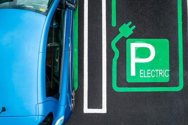 Plaza de parking para coches eléctricos