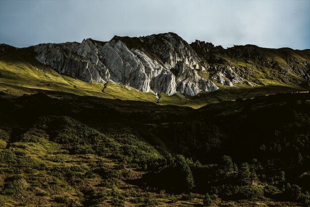 Poca luz de la montaña