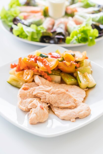 Pollo asado con verduras mixtas y Stir-Fry