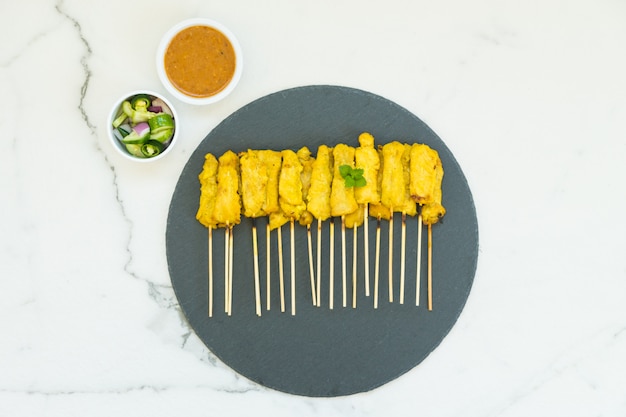 Foto gratuita pollo satay