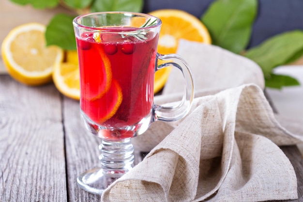 Ponche de arándanos y naranja con canela