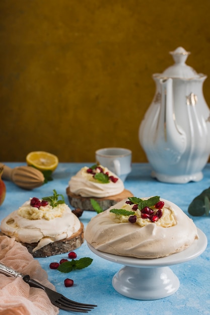 Postre casero con espacio de copia de granada