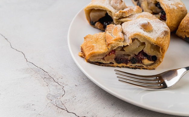 Postre casero de primer plano en un plato