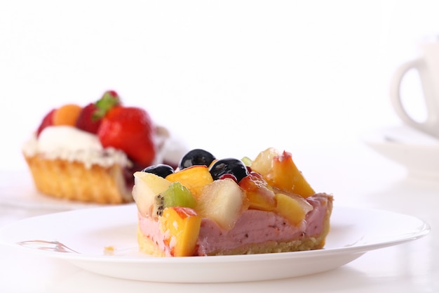 Postre pastel de frutas con arándanos