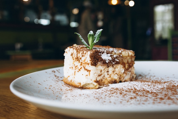 Postre Tiramissu con menta