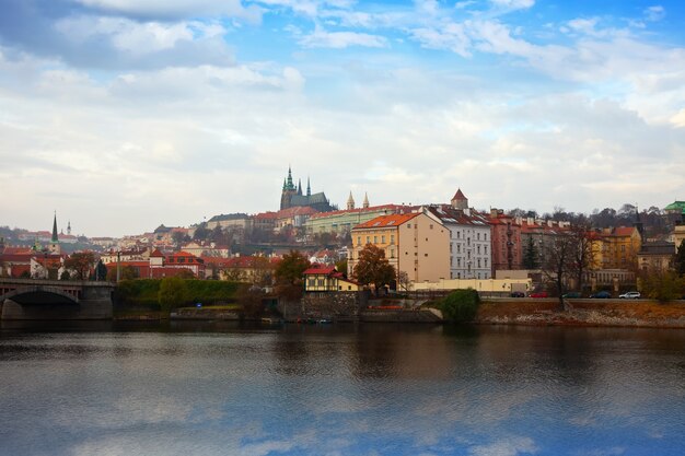 Praga desde el lado de Vltava, Czechia