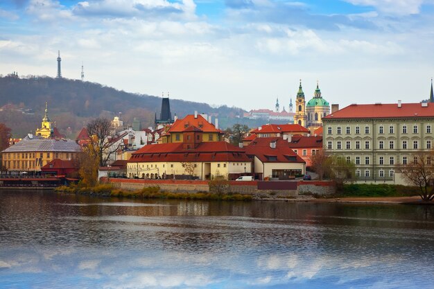 Praga desde el lado de Vltava, Czechia