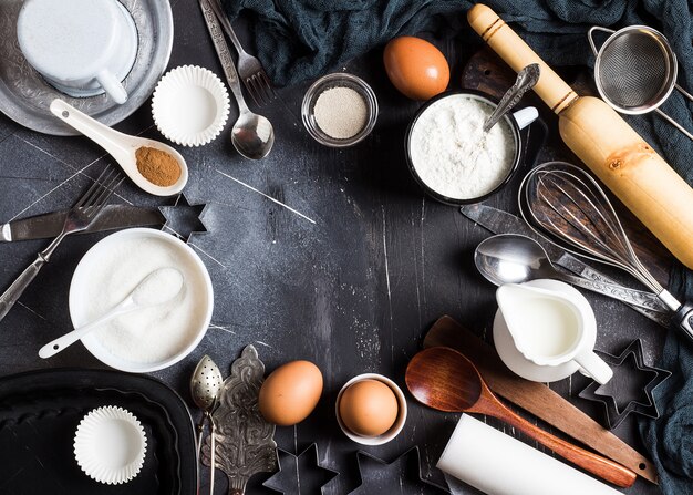 Preparación de los ingredientes de cocción de la cocina para cocinar marco