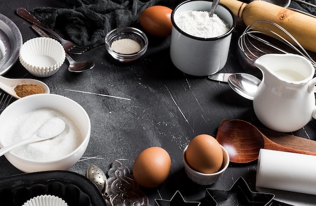 Preparación de los ingredientes de cocción de la cocina para cocinar marco