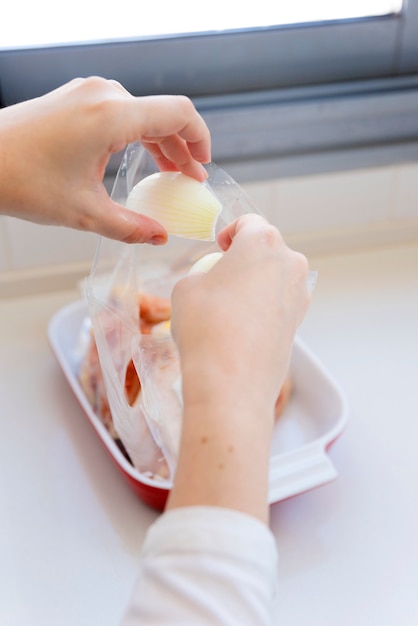 Preparación receta pollo 