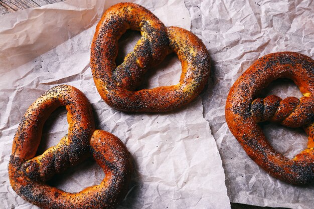 Pretzel sobre la mesa