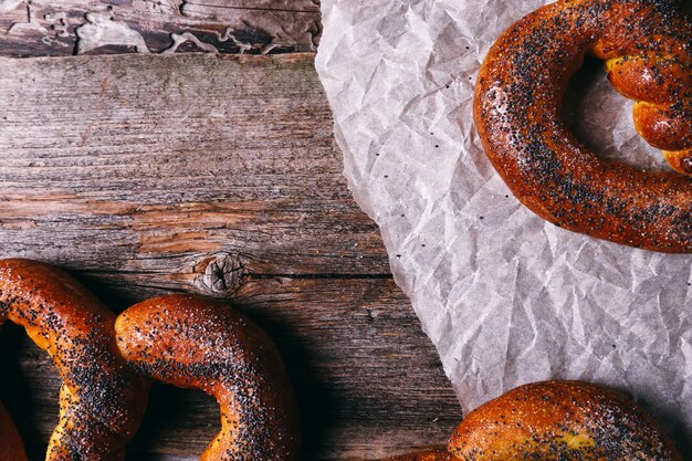 Pretzel sobre la mesa