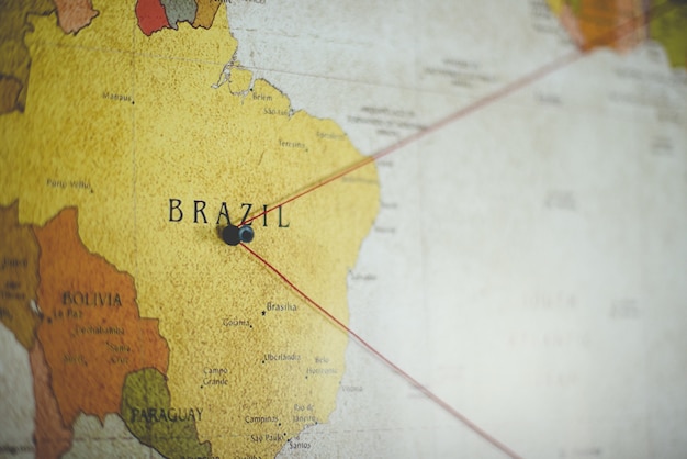Primer disparo de un alfiler negro en el país de Brasil en el mapa