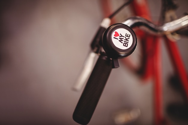 Foto gratuita primer plano de una campana de la bicicleta