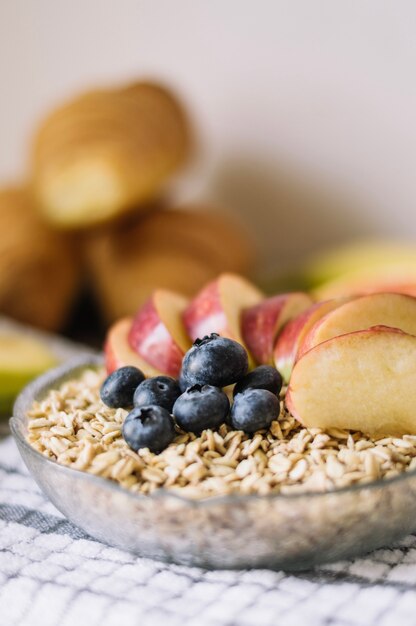 Primer plano, cereal, cuenco, frutas