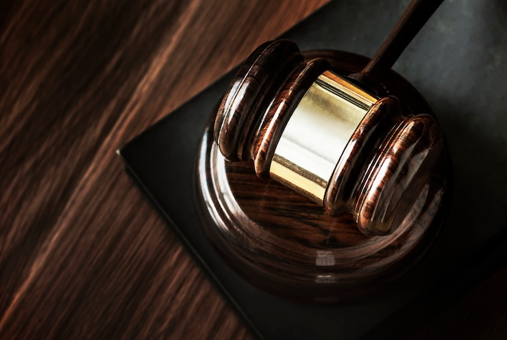 Foto gratuito primer plano del concepto de juicio de mazo