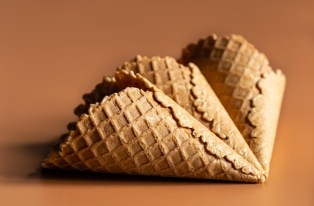 Foto gratuita primer plano de conos de galleta concepto macro creativo de dulces y alimentos